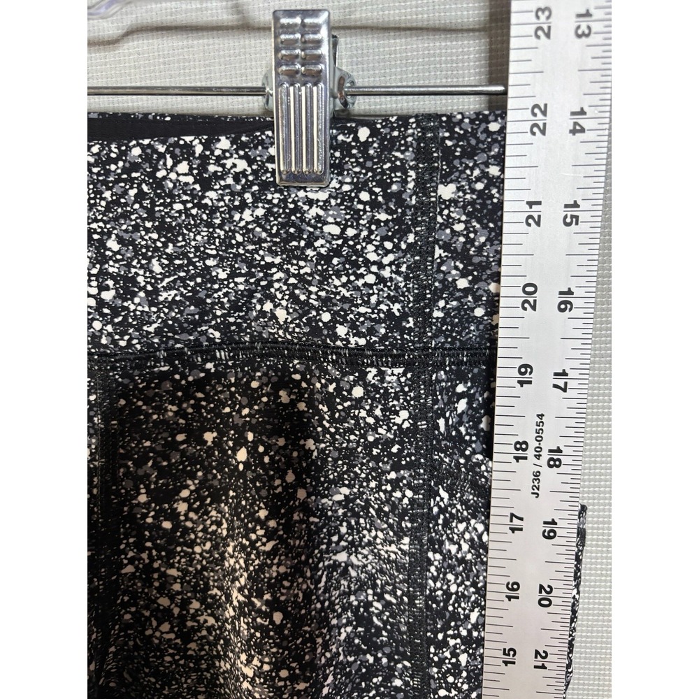 LULULEMON Capri Leggings 22" Sz 6  Black Splattered Paint - Picture 10 of 10